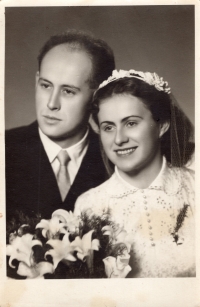 Svatba Mileny Hercíkové a Ing. Václava Hercíka v roce 1954