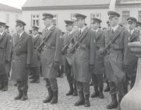 Jaromír Vicher (2. zprava vpředu) na vojně, 1. pol. 80. let