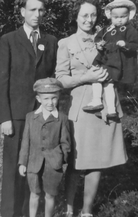 Rodina Kavičkova v Čehovicích