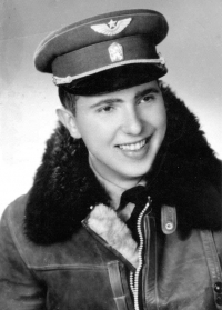 Na Vyšším leteckém učilišti, 1962