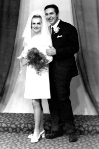 Svatební fotografie, prosinec 1968