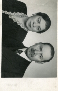 Schaffer Dezső és Dezsőné, Éva's grandparents from the father side