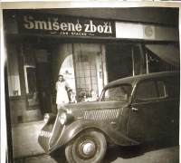 Rodinný obchod a nový automobil, 1939
