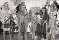 Žlutý Hrom, Eky (Miloš Ekstein), Jarmila a Luděk s dcerou, Náprstkovo muzeum, 1986