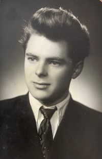 Eighteen-year-old witness, 1950