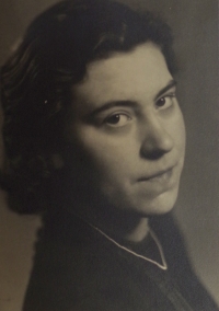 Růžena Kulísková v roce 1943