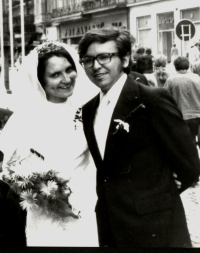 Fotografie ze svatby v roce 1975