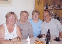 Sourozenci (zleva): Marie, Josef Kundera, Karla a Petr, Vizovice, 2000