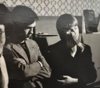 Libor Fránek (vlevo) se spolubydlícím, dnes architektem, Ludvíkem Grymem – tryzna za zesnulého J. Lennona, Purkyňova kolej VUT Brno, 1980 