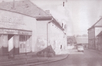 Bývalá Wilsonova třída v Humpolci, vlevo je k vidění tiskárna Vladimíra Hůly