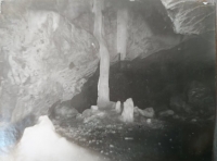 Děmenovské jeskyně, které objevil dědeček Věry roku 1923
