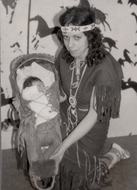 Jarmila s dcerou, 1986, Náprstkovo muzeum