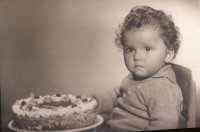 Jarmila, cca 1 rok