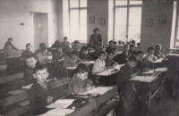 3. třída, Jarmila třetí lavice u okna