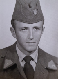 Kare Kuc ve vojenském