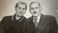 Pamětníkovi rodiče Jan a Helena Kondášovi