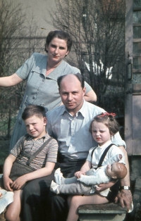 Rodinná fotografie, asi 1954