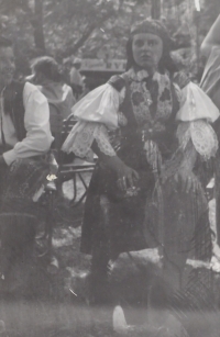 Věra Heidlerová s Hradišťanem ve Strážnici, 1959