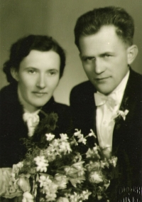 Wedding of Marie Kosinová and Karel Holub, 1941