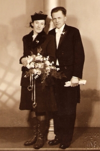 Wedding of Karel Holub with Marie Kosinová, 1941