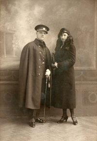 A wedding photo of witness´s parents