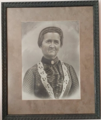 Babička tatínka Karolína Kühnelová