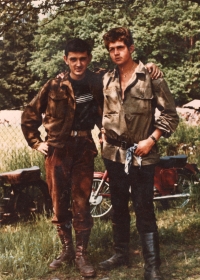 Jan Dvořák (vpravo) s kamarádem na čundru – říkali si "Dva samotáři"
