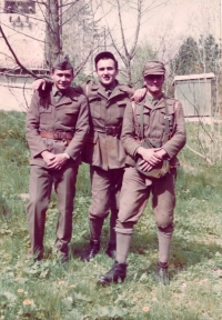 Petar Erak (vpravo) během vojny v Pljevlji, 1982-1983