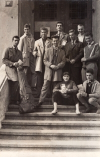 Liberecký oddíl šermu TJ Lokomotiva Liberec na krajských přeborech 