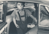 Pamětník v autě Tatra 603, 1965 