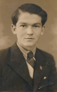 Děda Jan Syrový, 1937