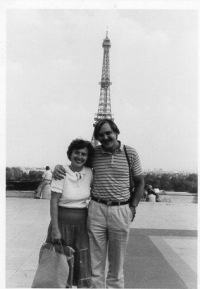 With his sister Věra in Paris, 1982