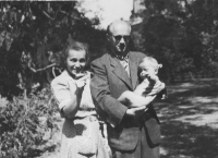 A happy family, August 1947 