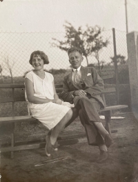 Zásnubní fotka rodičů, v Českých Budějovicích