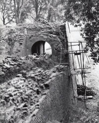 Restoration of Dolík in Josefov, 1980s