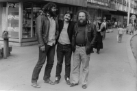 Zleva Milan Bouška, Fous a malíř Herbert Kisza, Kadaň, 80. léta