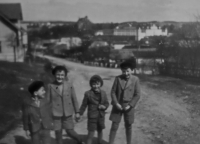 Bratři Deutschmannovi, které Hana vyučovala (všichni zahynuli během války)