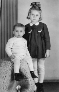 Pamětnice s bratrem Petrem, 1949