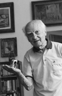 Libor Kvapil vyfocen v červnu 2022 doma v Olomouci