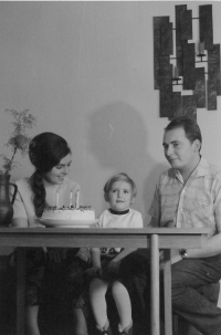 Růžena Teschinská s manželem Ottem a dcerou Inkou v roce 1967