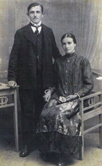 Erhard Chrobák's parents Josef and Marta