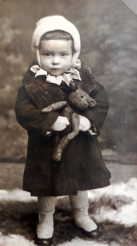 Hana Dobešová v dětství