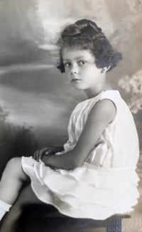 Hana Dobešová as a child