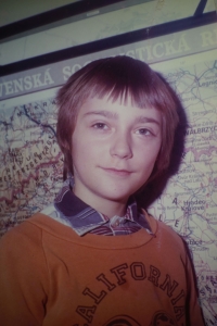 Tobiáš Jirous, ZŠ Vodičkova, poslední fotka před stěhováním do Kostelního Vydří, 1984