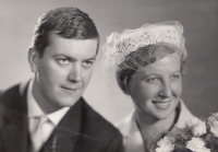 Svatební fotografie Zdeňka Musila a jeho ženy Aleny z 26. srpna 1964