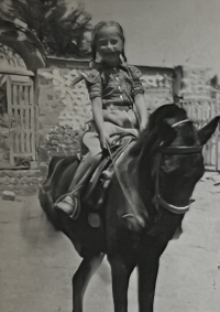Vera na koni, Latacunga, Ekvádor 1947