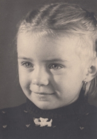 Věra Zajícová in 1946