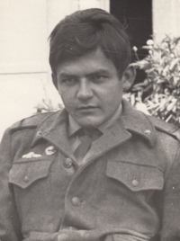Pamětník v době povinné vojenské služby jako radista a spojař, 1963