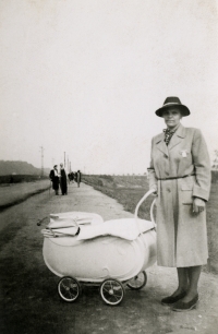 Teresie Vařilová, babička z matčiny strany, cca 1950