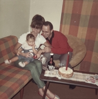 Bratranec Milan se ženou Milenou a dcerou Micky, Toronto 1970